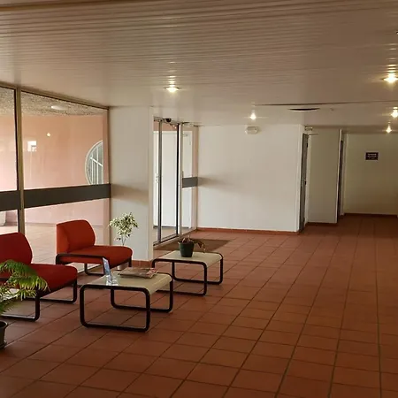 Climatise Au Centre Port Avec Piscine, Parking, Et Proche Animations - Fr-1-801-8 Daire *