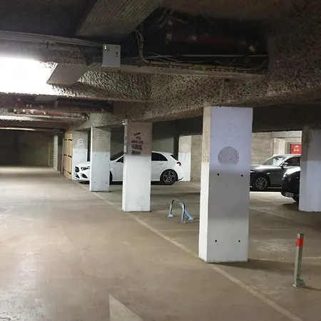 Climatise Au Centre Port Avec Piscine, Parking, Et Proche Animations - Fr-1-801-8 Appartement *