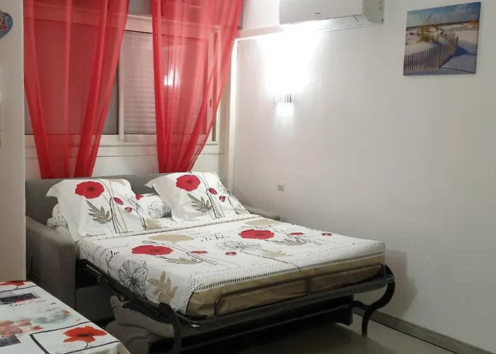 Climatise Au Centre Port Avec Piscine, Parking, Et Proche Animations - Fr-1-801-8 Appartement *