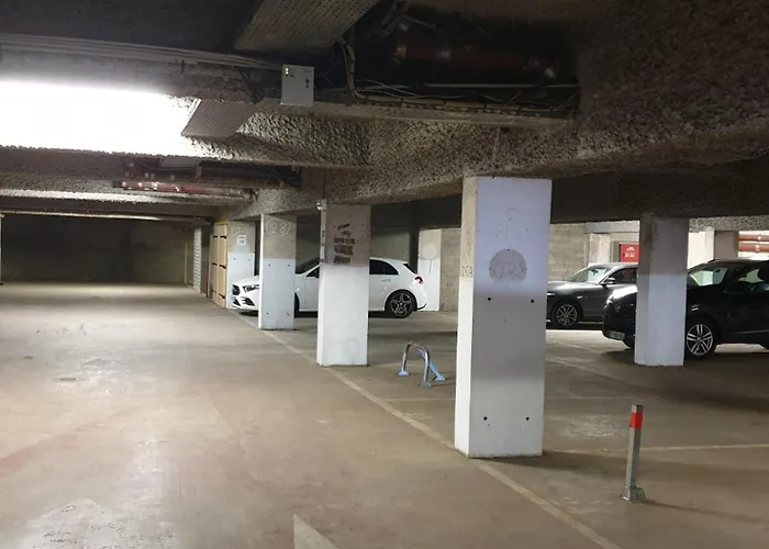 Climatise Au Centre Port Avec Piscine, Parking, Et Proche Animations - Fr-1-801-8 Appartement *