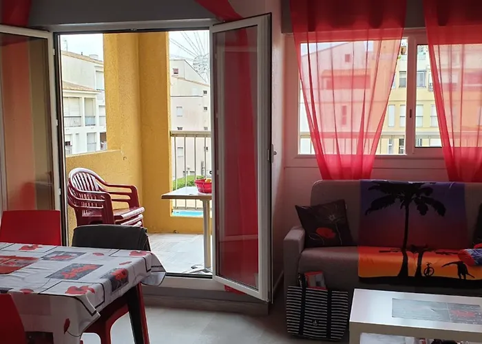 Climatise Au Centre Port Avec Piscine, Parking, Et Proche Animations - Fr-1-801-8 Agde